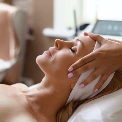 Facial massage beauty treatment